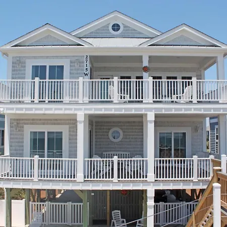 C & E By The Sea By Oak Island Accommodations